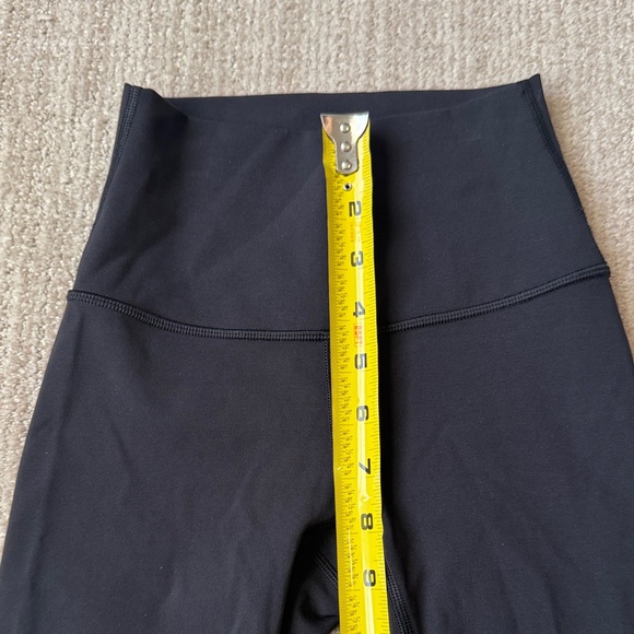 Lululemon Align High-Rise Black Yoga Short 8" Woman's Size 0 - Picture 3 of 10